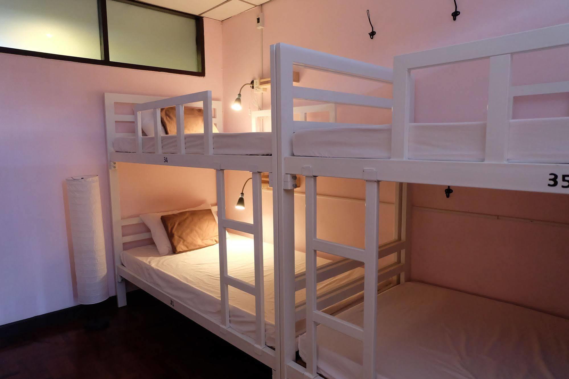 Tiny Hostel Bangkok Kültér fotó