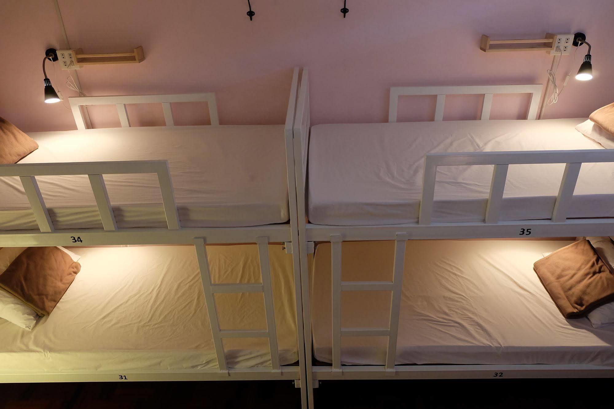 Tiny Hostel Bangkok Kültér fotó