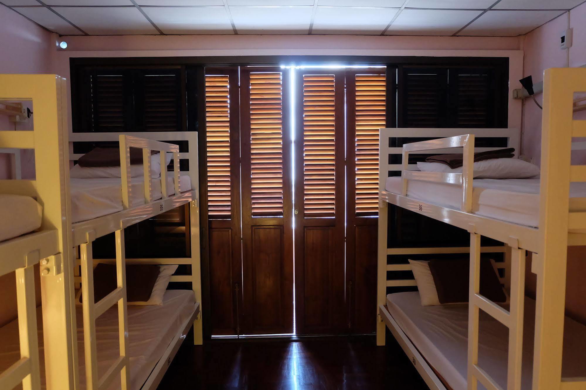 Tiny Hostel Bangkok Kültér fotó
