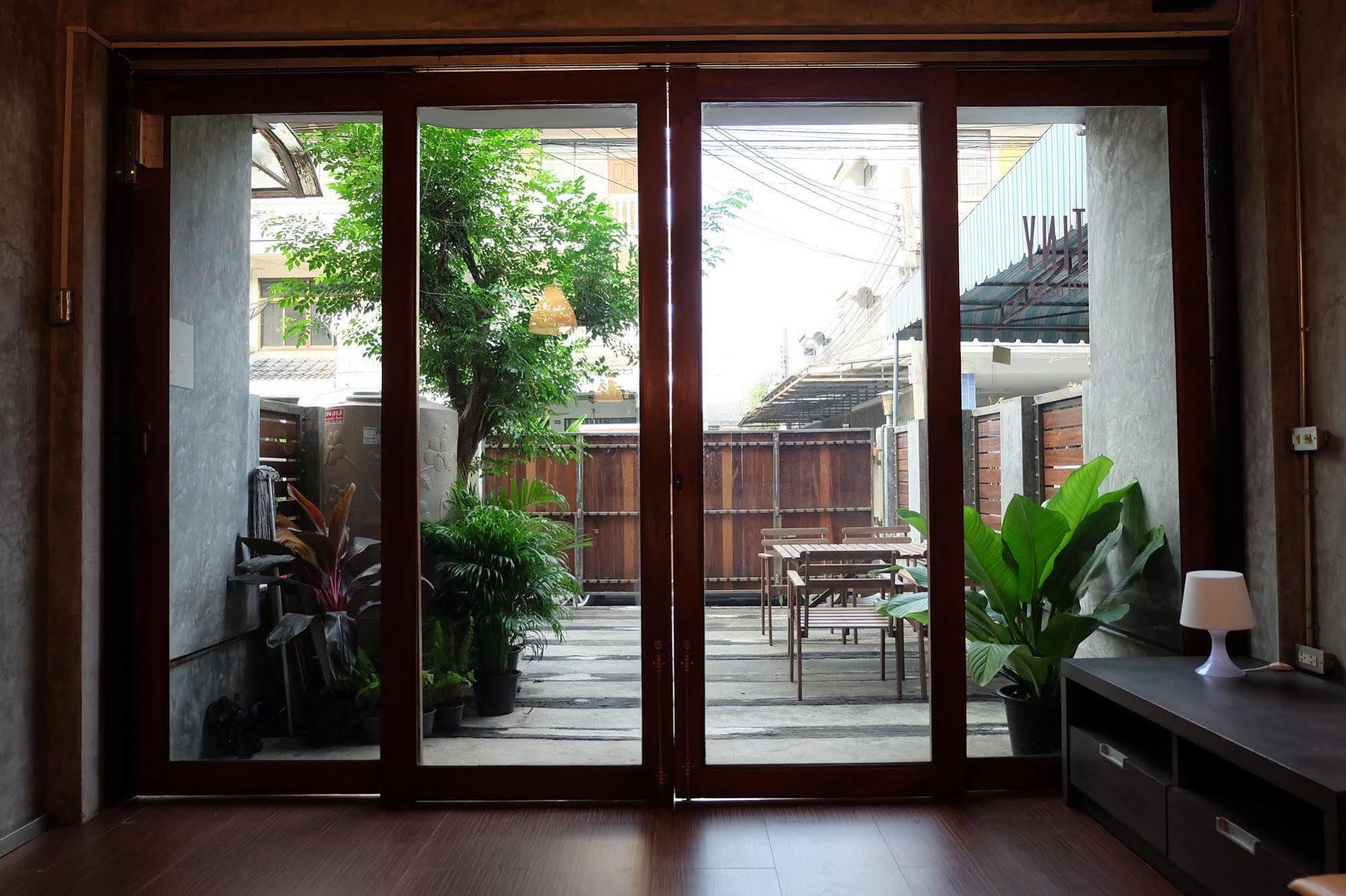 Tiny Hostel Bangkok Kültér fotó
